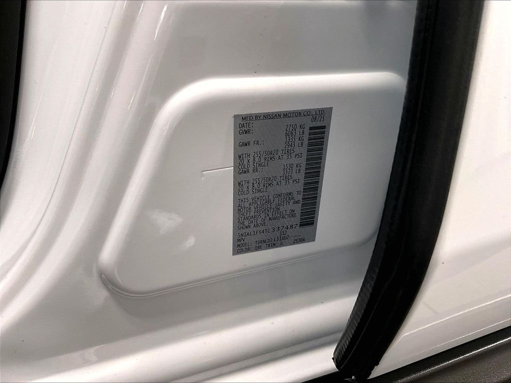 Used 2026 White INFINITI LUXE image 36
