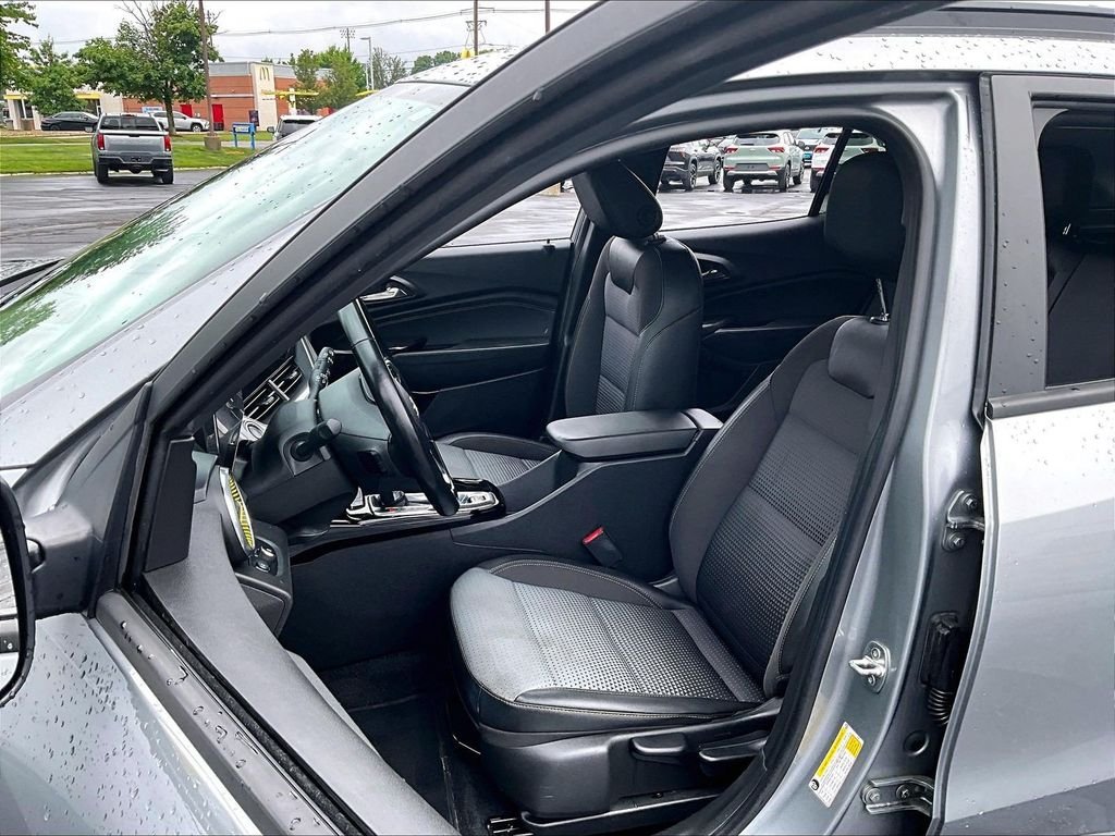 Used 2024 Gray Chevrolet LT image 10