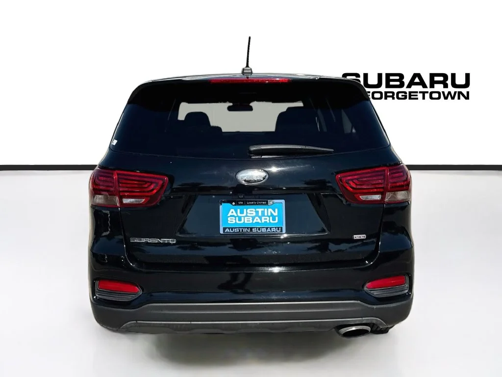 Used 2019 Black Kia L image 6