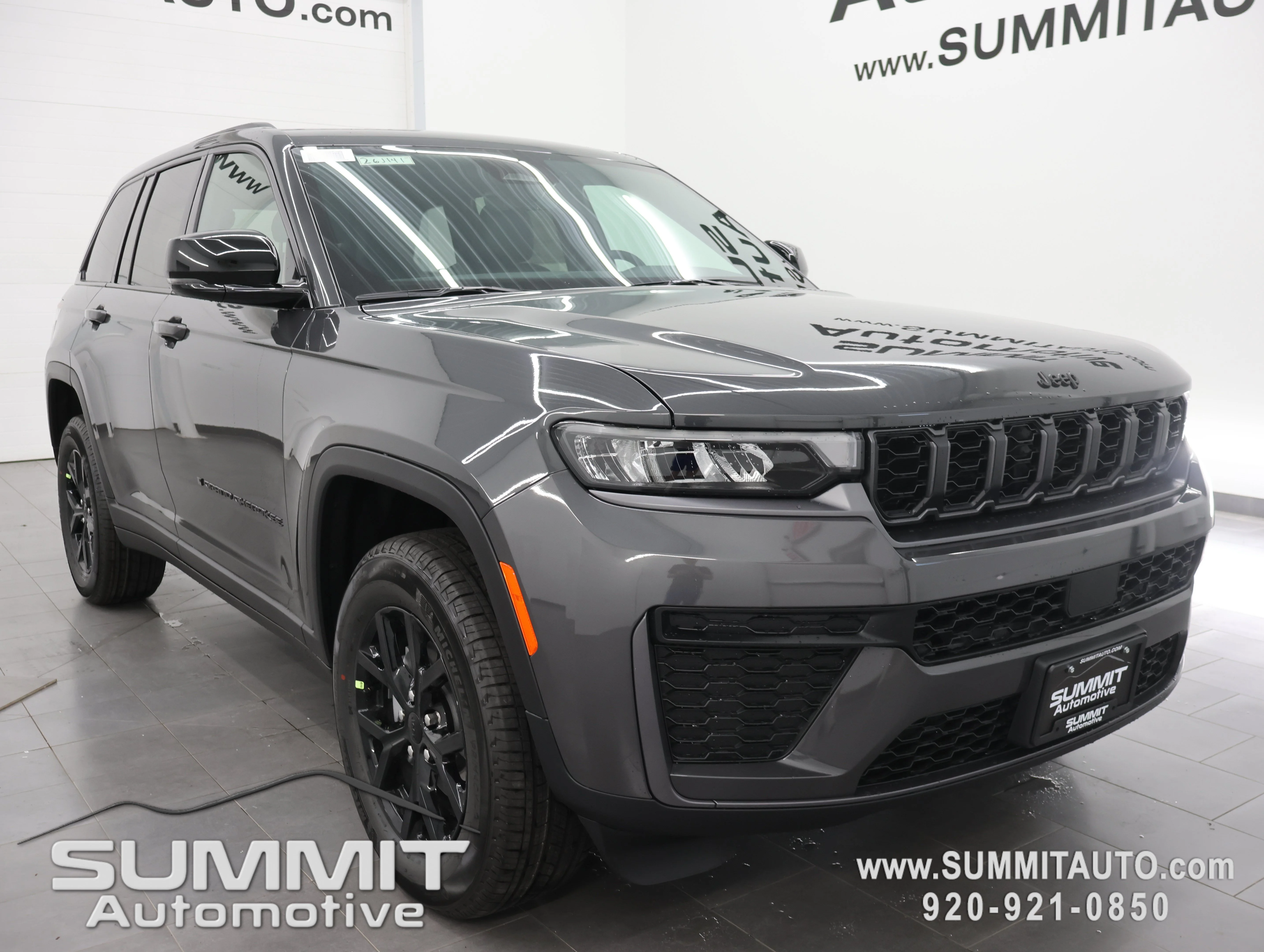 New 2026 Baltic Gray Metallic Clearcoat Jeep Altitude image 2