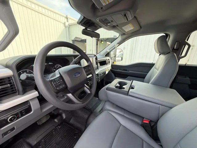 New 2027 Oxford White Ford F-450® XL image 13