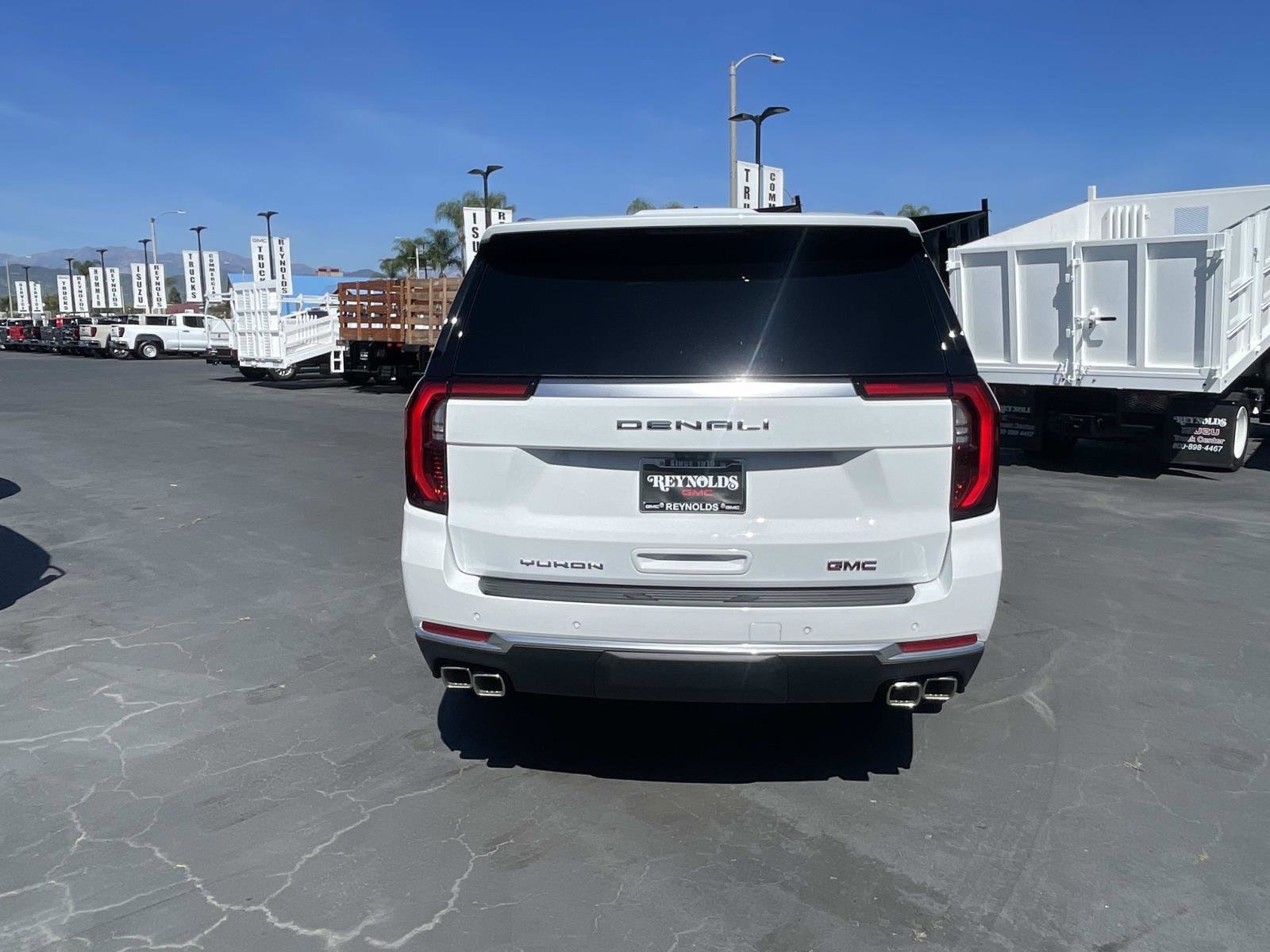 2026 GMC Yukon Denali - Photo 6