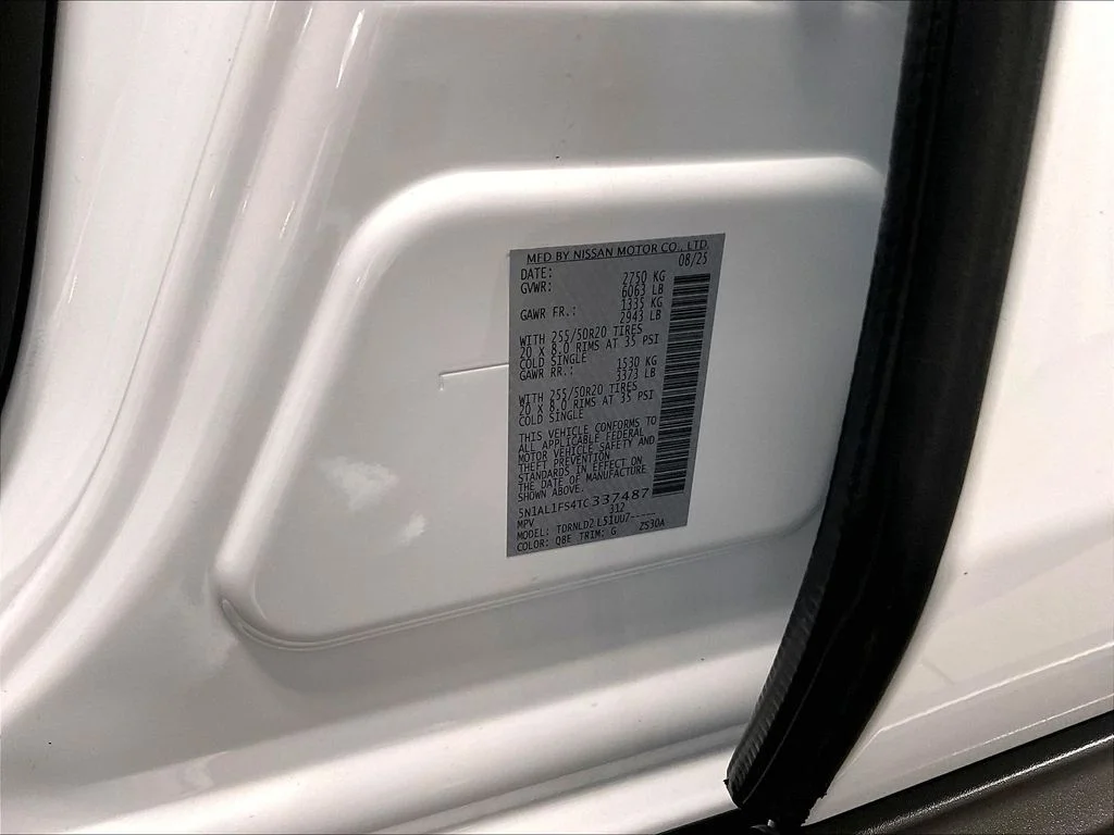 Used 2026 White INFINITI LUXE image 36