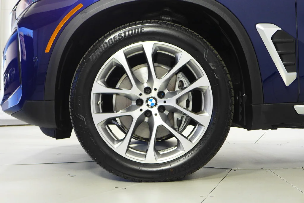 Used 2026 Blue BMW xDrive40i image 5