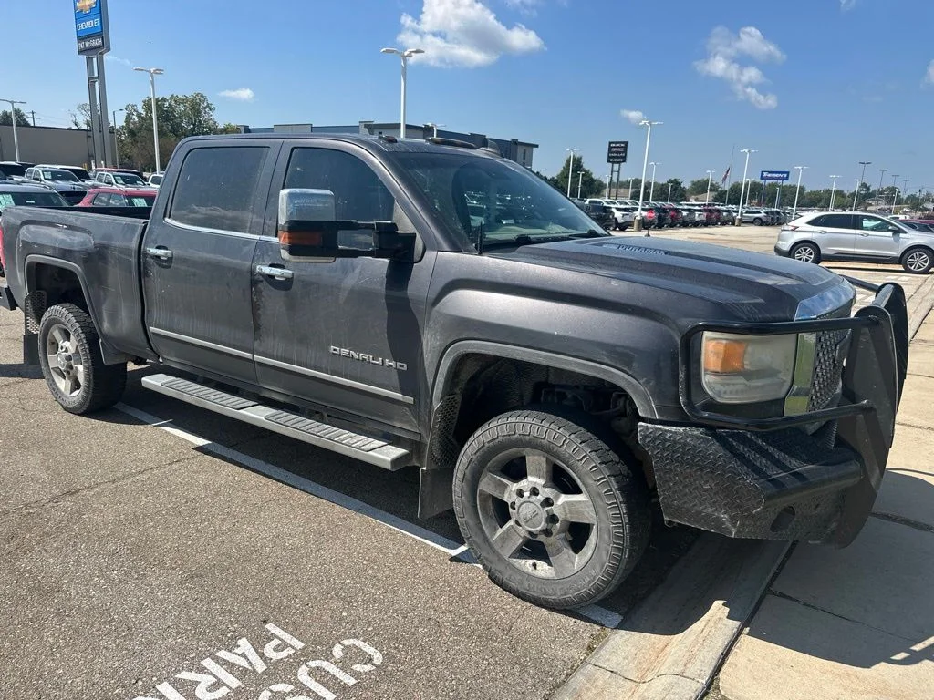 Used 2016 Silver GMC Denali image 6