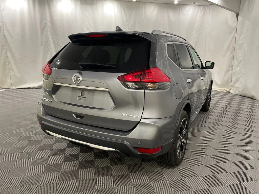 Used 2020 Gun Metallic Nissan SL image 5