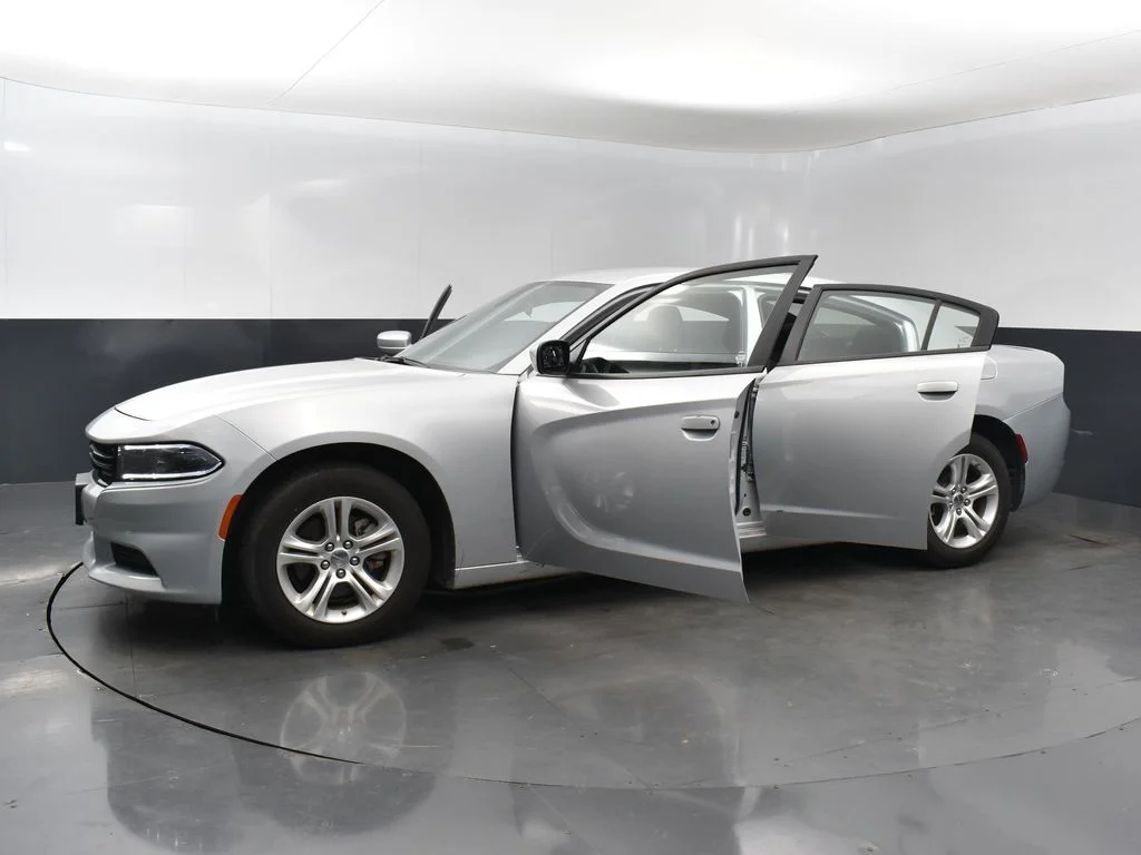 2022 Dodge Charger SXT - Photo 9