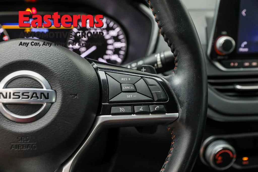 Used 2020 Black Nissan 2.5 SR image 15