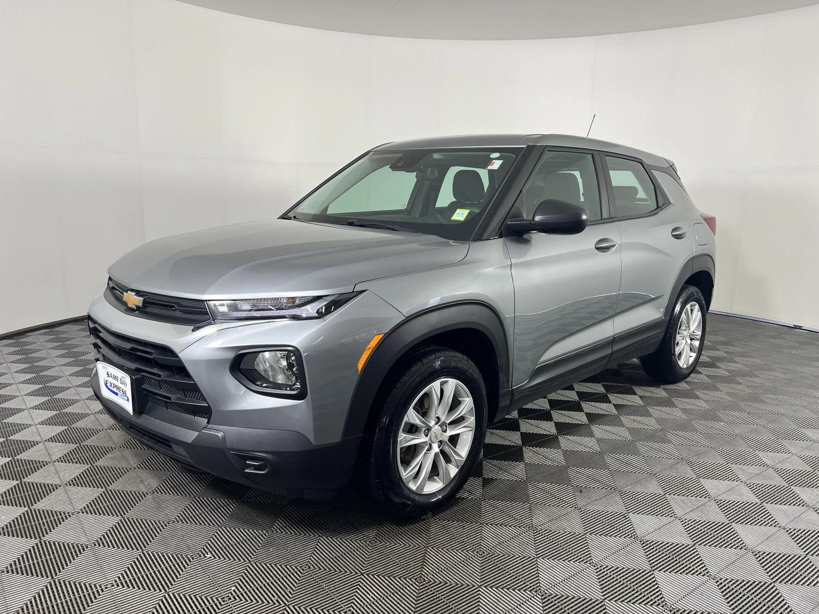 Used 2023 STERLING GRAY METALLIC Chevrolet LS image 26