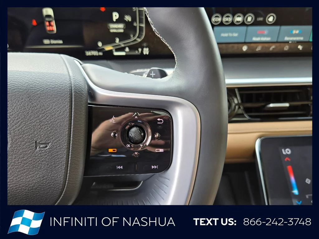 Certified Used 2025 Red INFINITI LUXE image 27