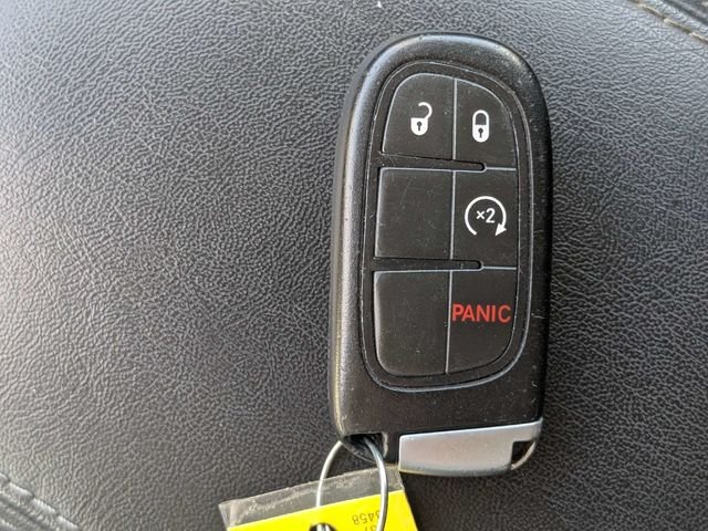 Used 2019 Silver Jeep Latitude Plus image 31