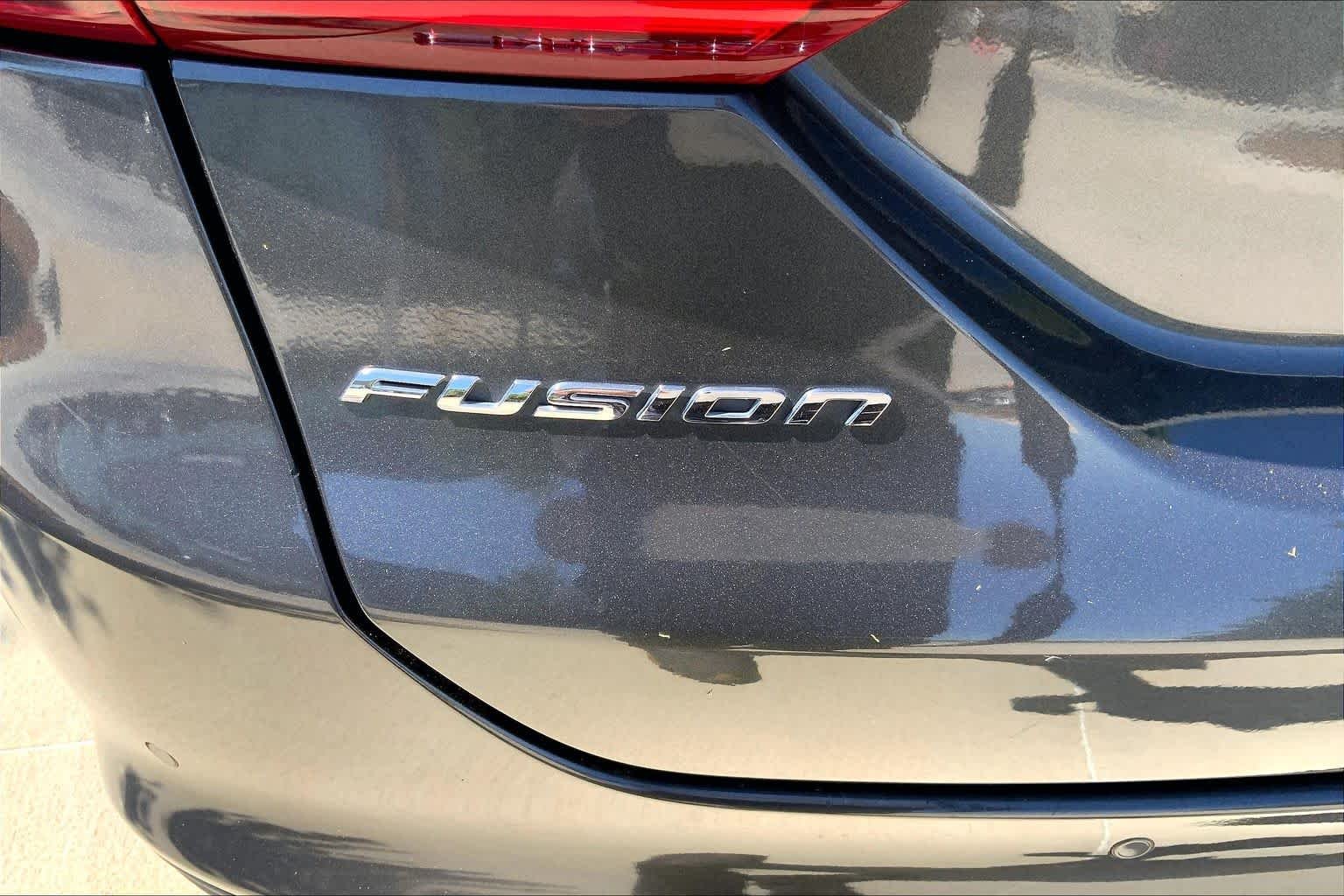 Used 2017 Magnetic Ford SE image 33