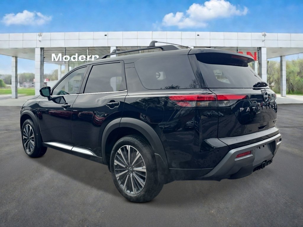 New 2026 Super Black Nissan Platinum image 3