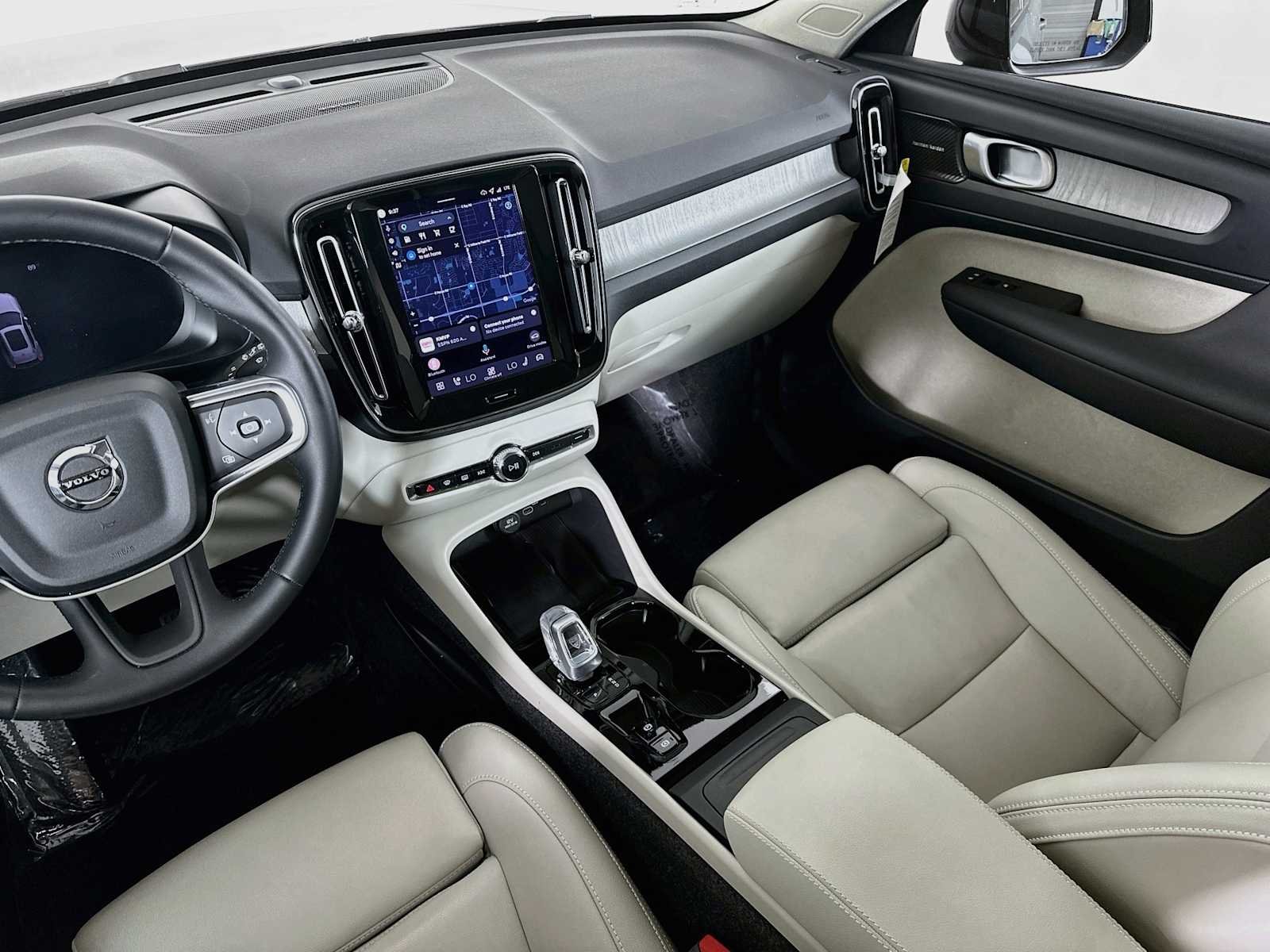 2026 Volvo XC40 Ultra - Photo 22