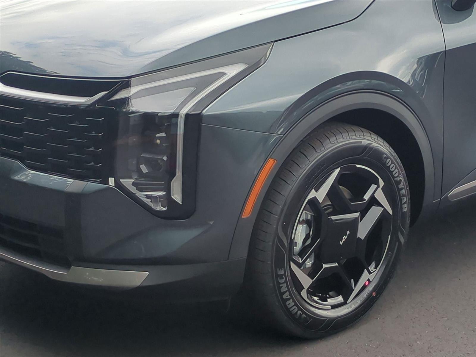New 2026 Gravity Gray Kia EX image 9