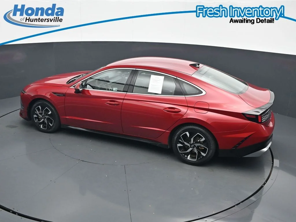Used 2025 Red Hyundai SEL image 21