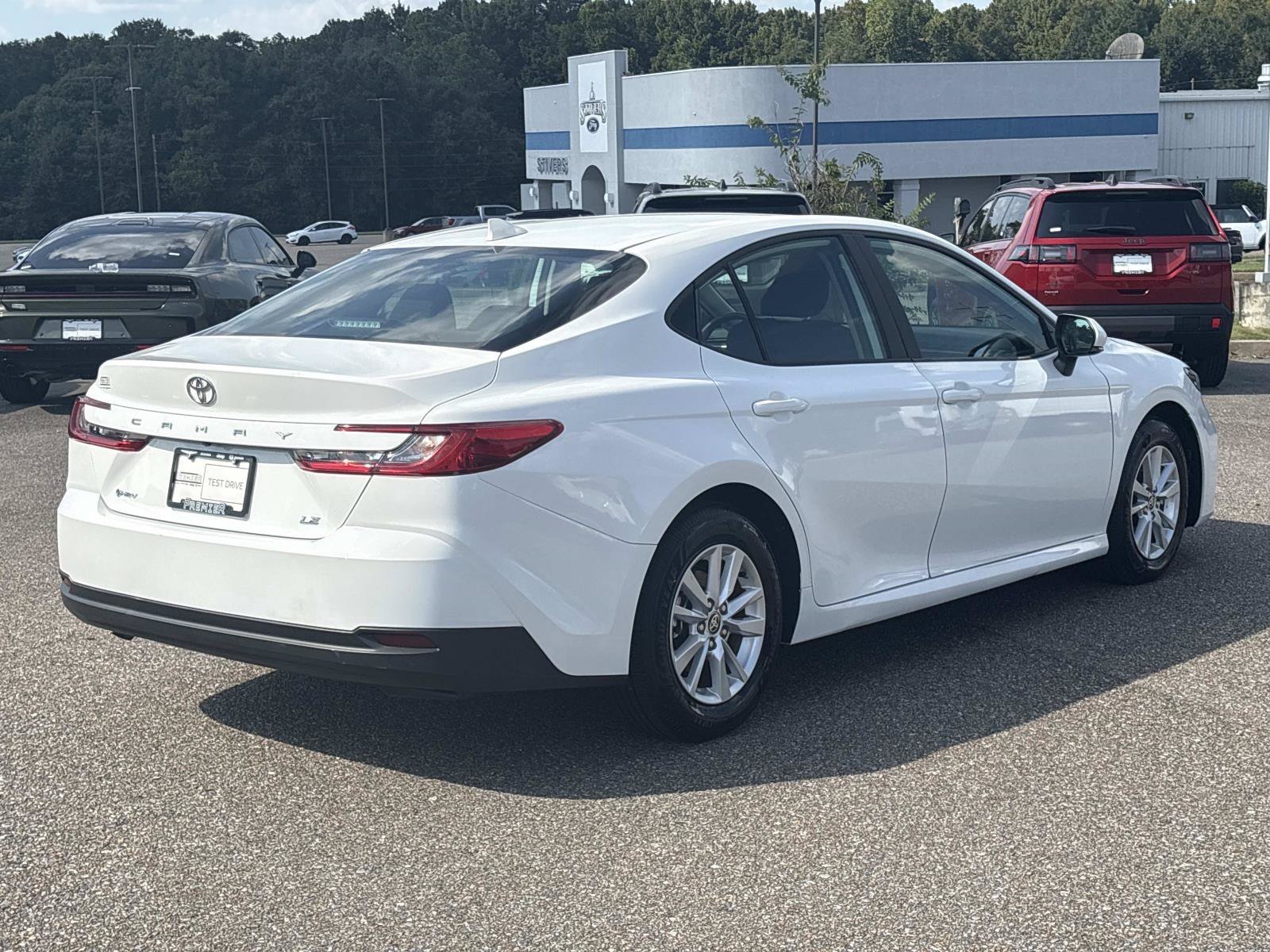 Used 2025 White Toyota LE image 5