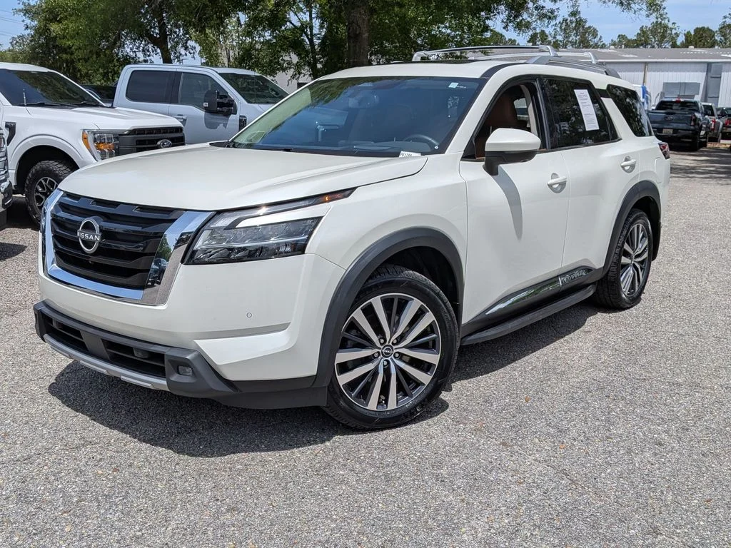 2022 Nissan Pathfinder