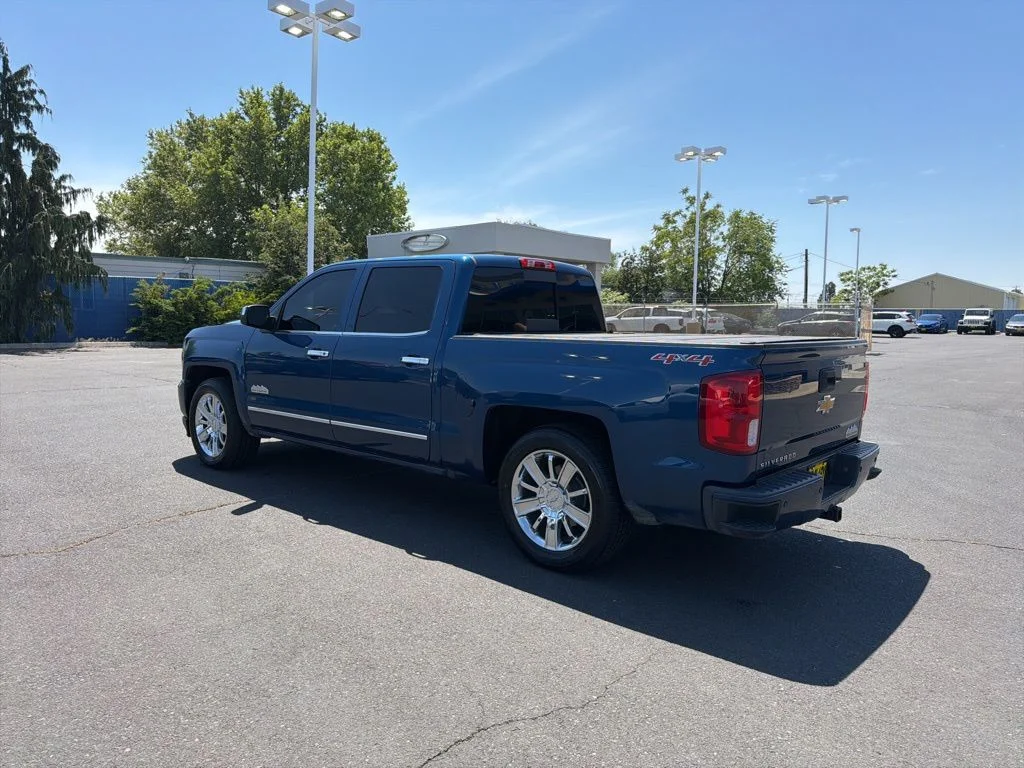 Used 2016 Blue Chevrolet High Country image 3