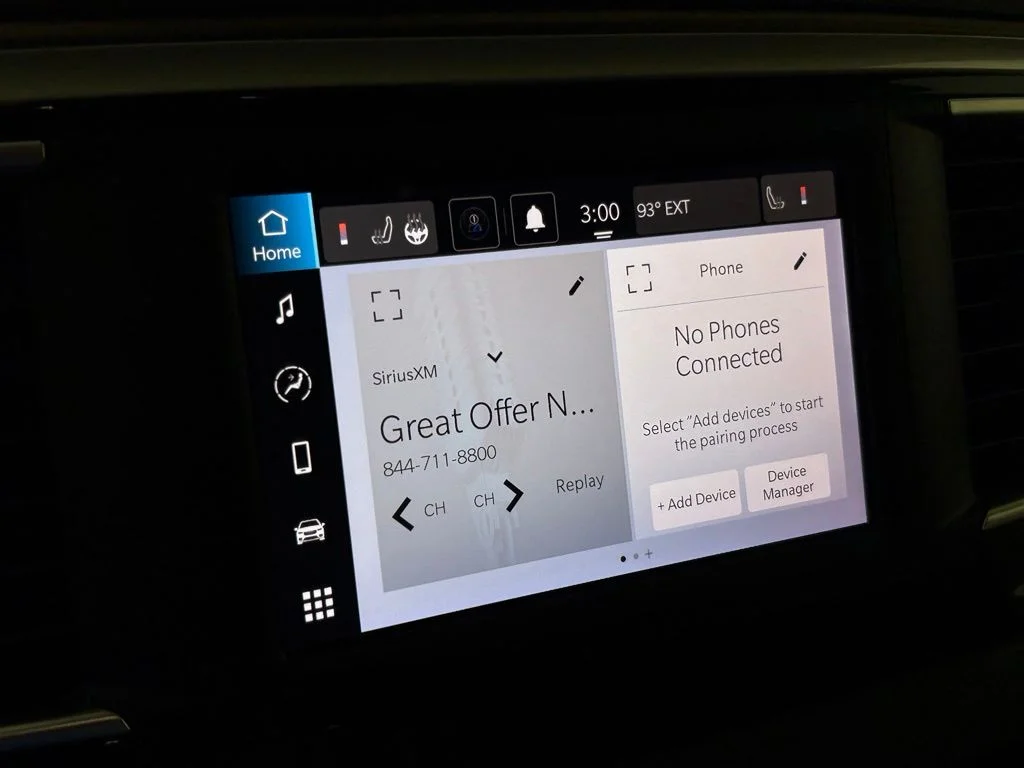 Used 2023 White Chrysler LX image 29