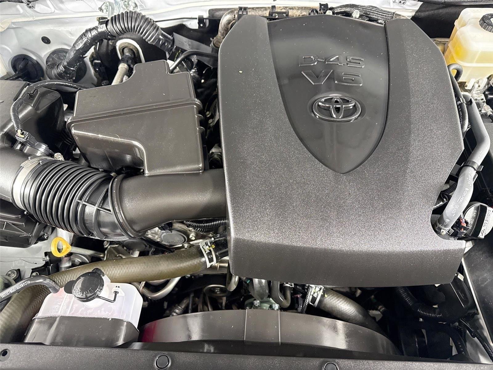 Used 2022 White Toyota TRD Off-Road image 42
