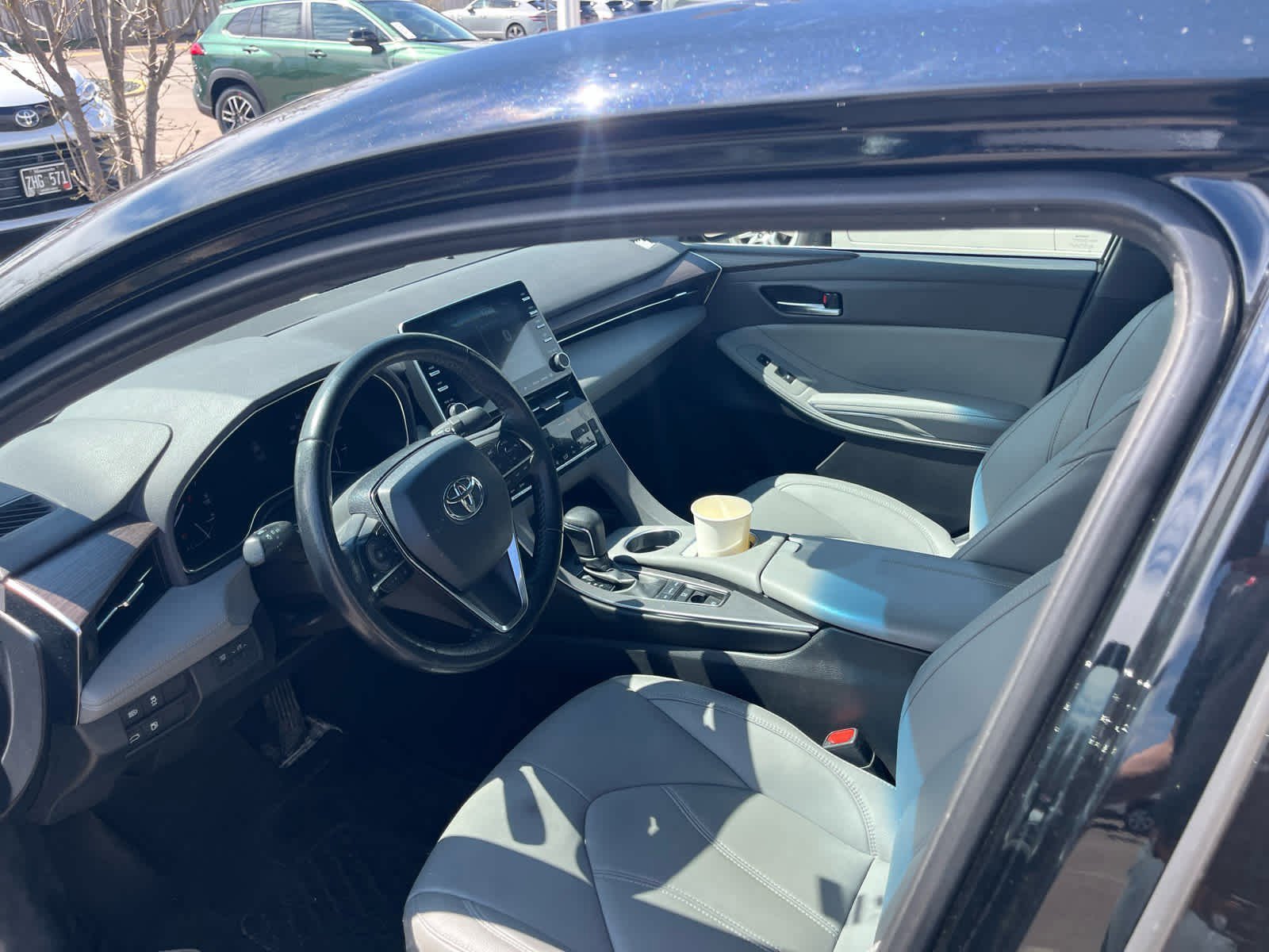 Used 2019 Midnight Black Metallic Toyota XLE image 7