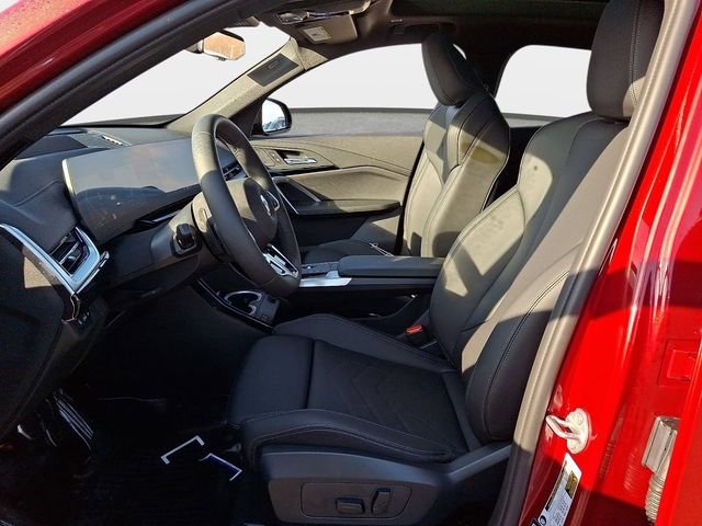 New 2026 Vegas Red Metallic BMW xDrive28i image 11