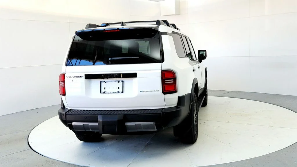 New 2027 Ice Cap Toyota Land Cruiser image 5