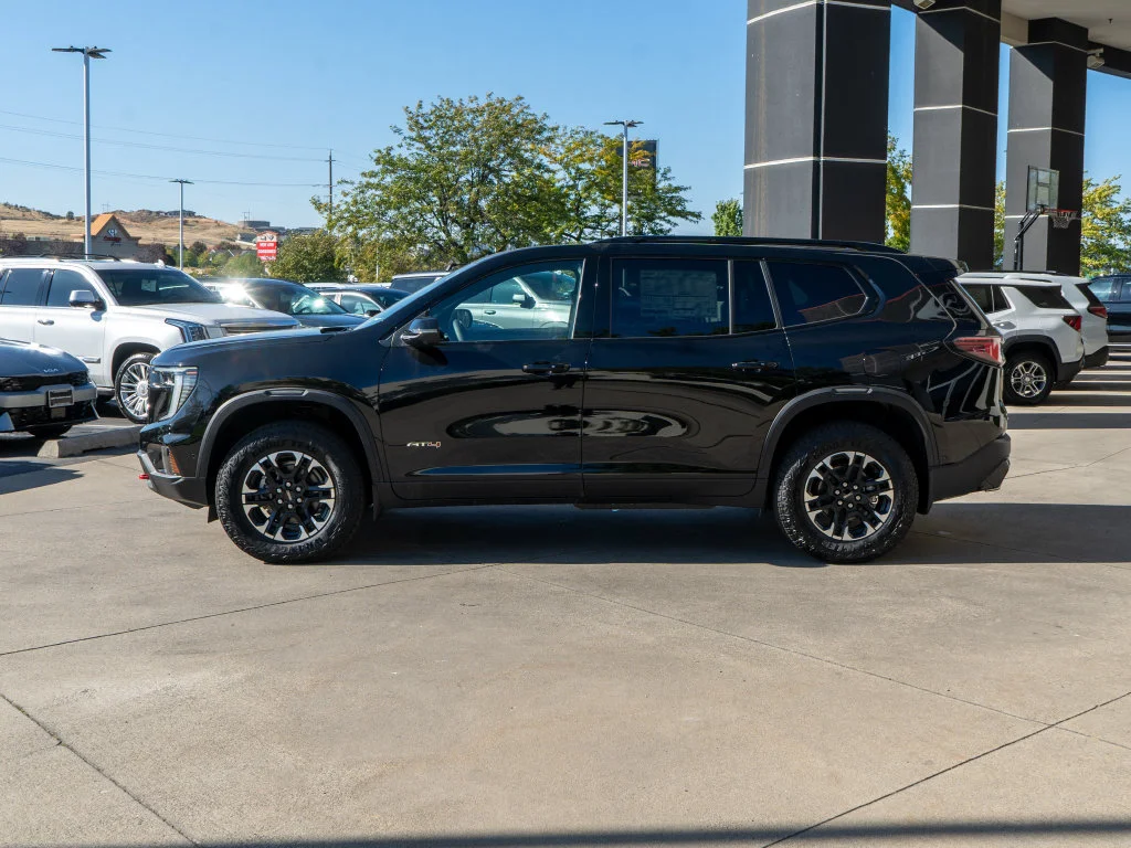 2027 GMC Acadia AT4 - Photo 4