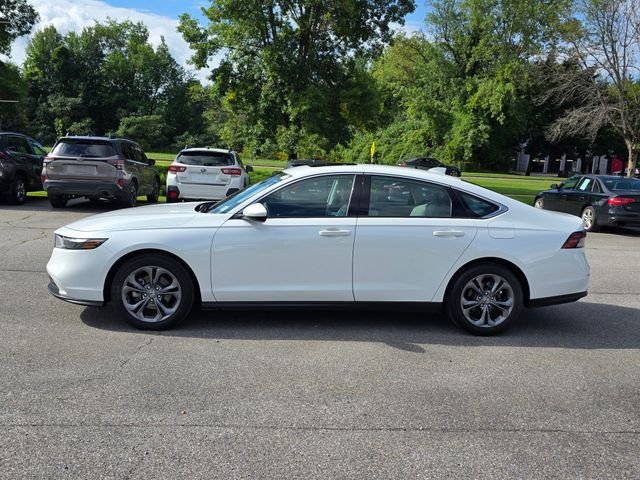 Used 2024 Platinum White Pearl Honda EX image 6