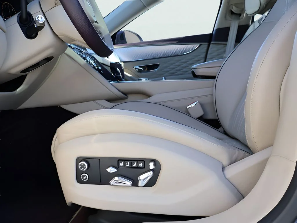 Used 2023 Gray Violet by Mulliner Bentley Azure image 42