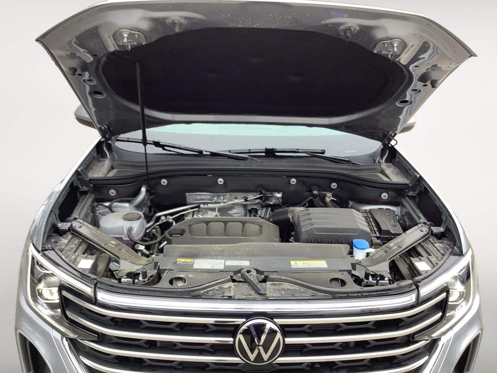 New 2026 Silver Mist Metallic Volkswagen 2.0T SE image 12