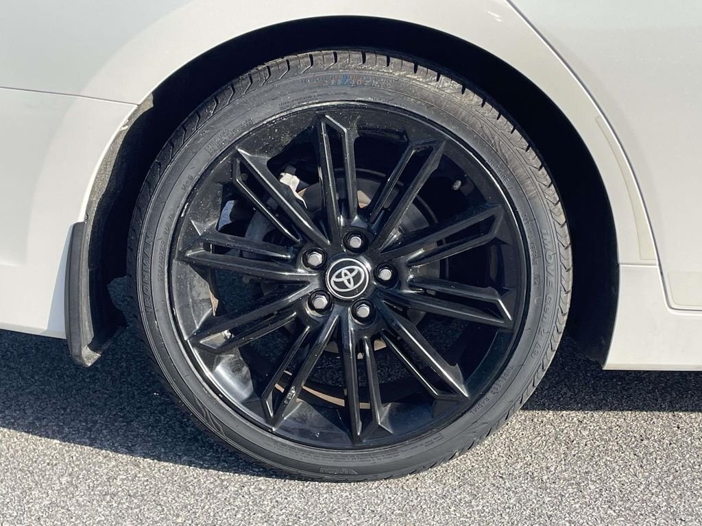 Used 2021 Wind Chill Pearl Toyota XSE Nightshade image 31