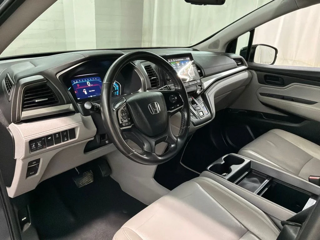 Used 2020 Modern Steel Metallic Honda EX-L image 17