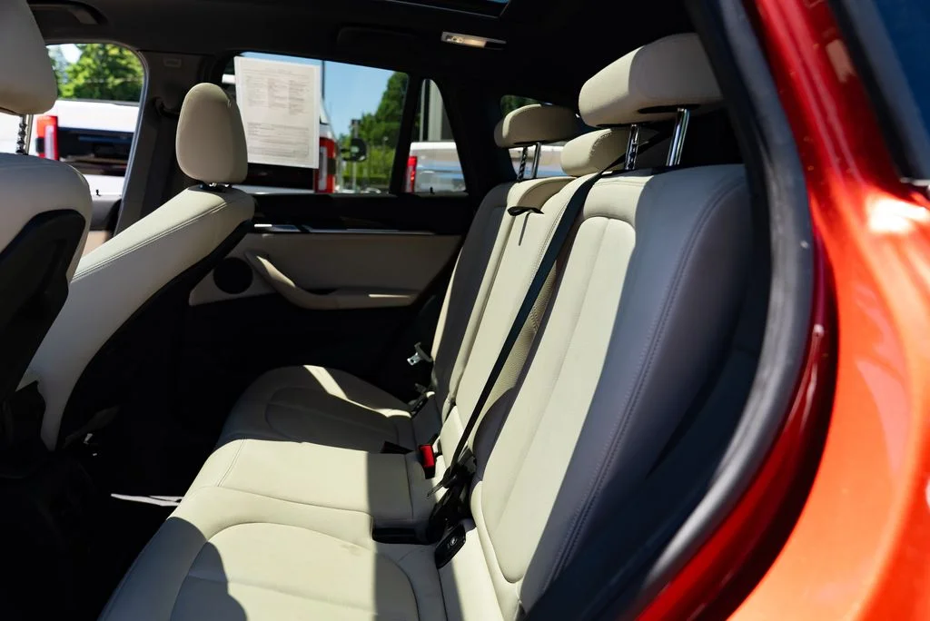 Used 2018 Orange BMW xDrive28i image 21