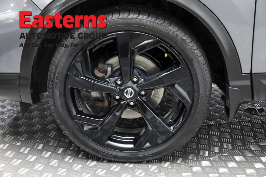 Used 2020 Gray Nissan SL image 34