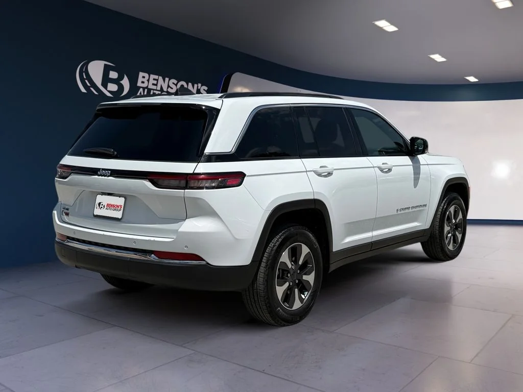 Used 2025 White Jeep 4xe image 5