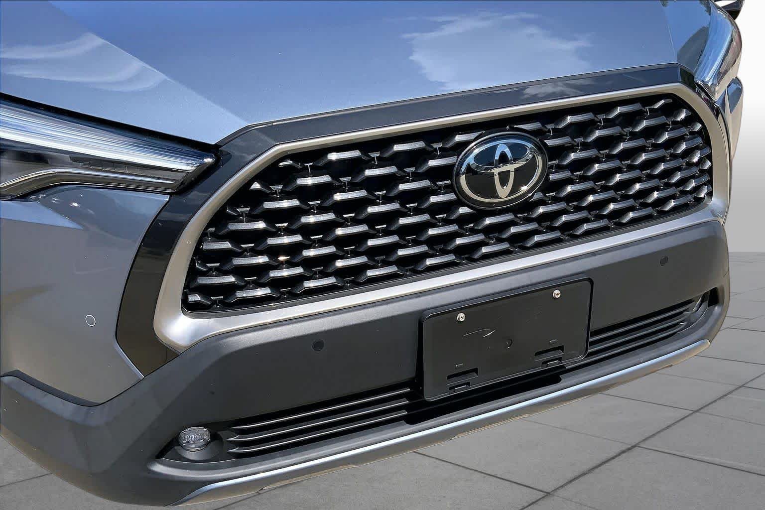 Used 2023 Celestite Toyota XLE image 32