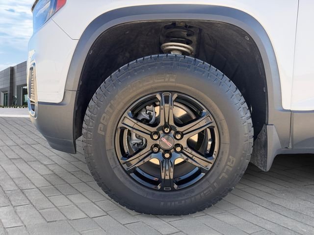 Used 2022 White GMC AT4 image 9