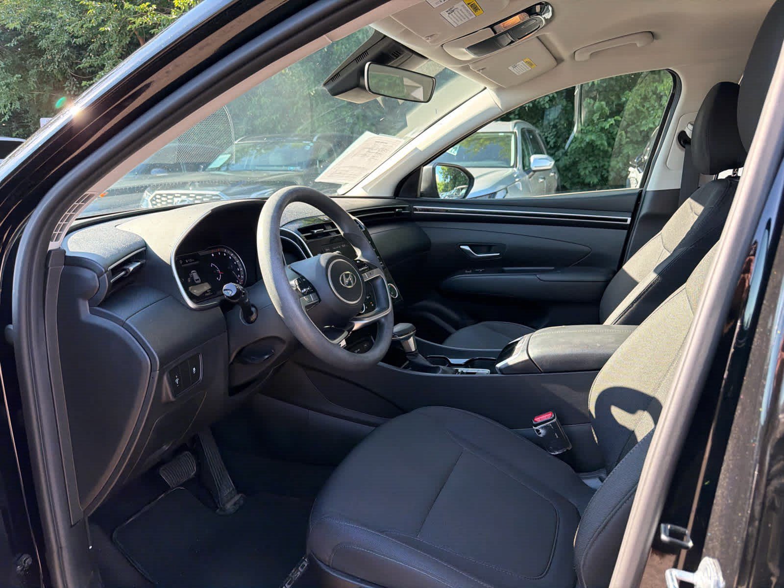 Certified Used 2024 Black Pearl Hyundai SE image 5