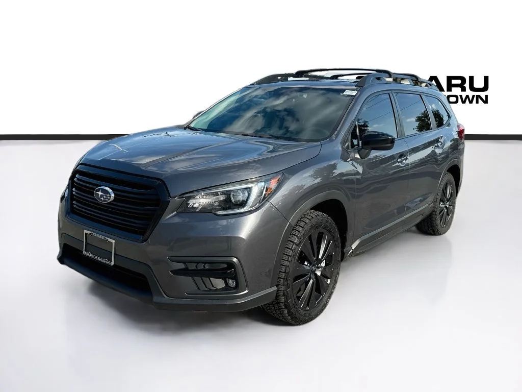 Used 2022 Gray Subaru Onyx Edition image 3