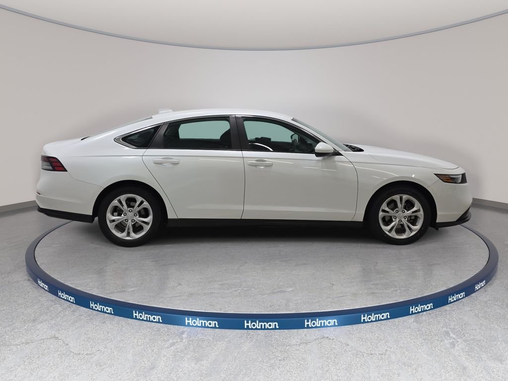 Used 2023 White Honda LX image 5