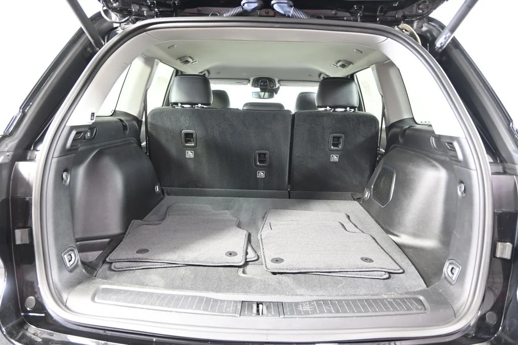 Used 2023 Black Jeep Limited image 16