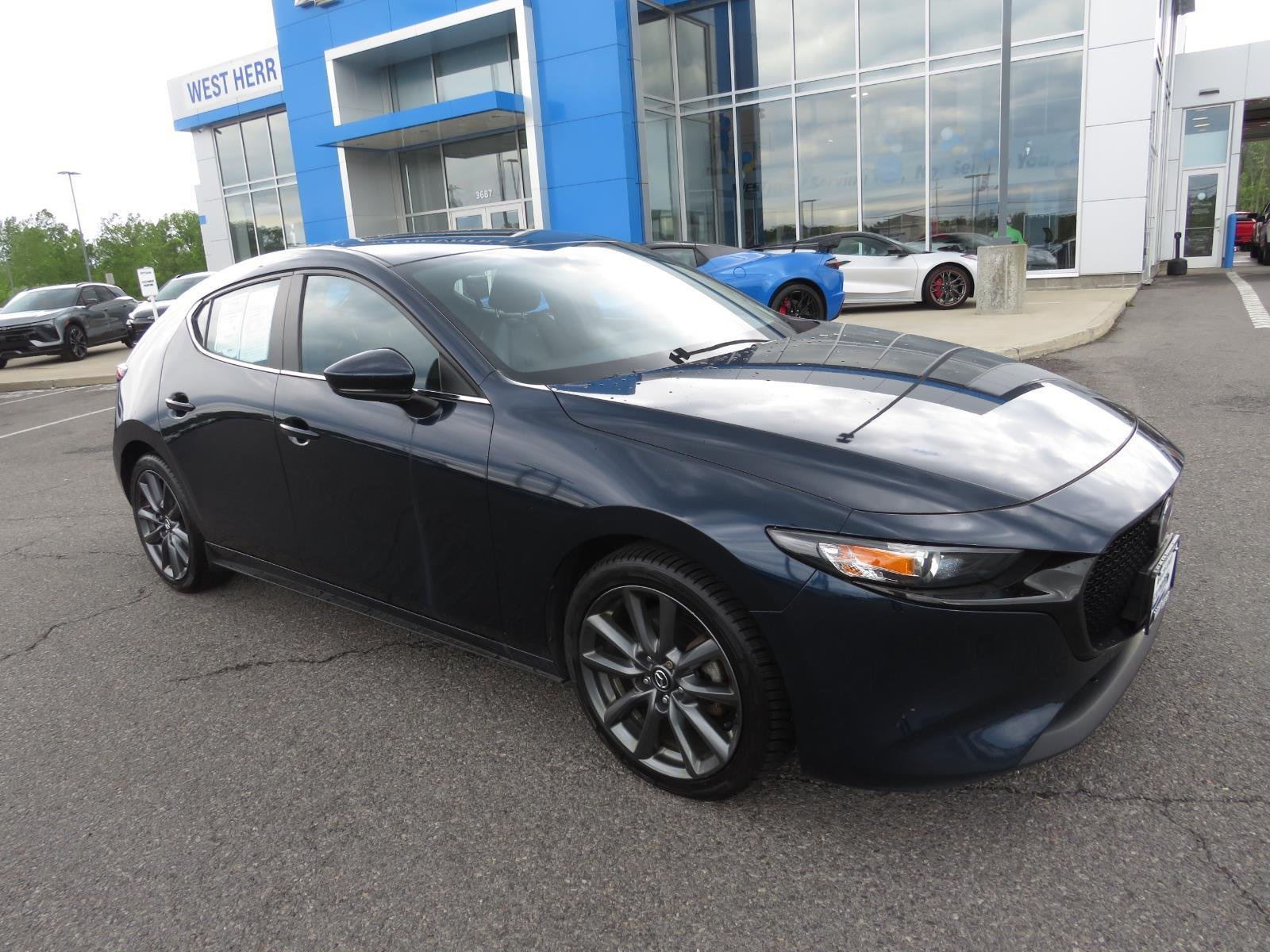 Used 2023  MAZDA  image 2