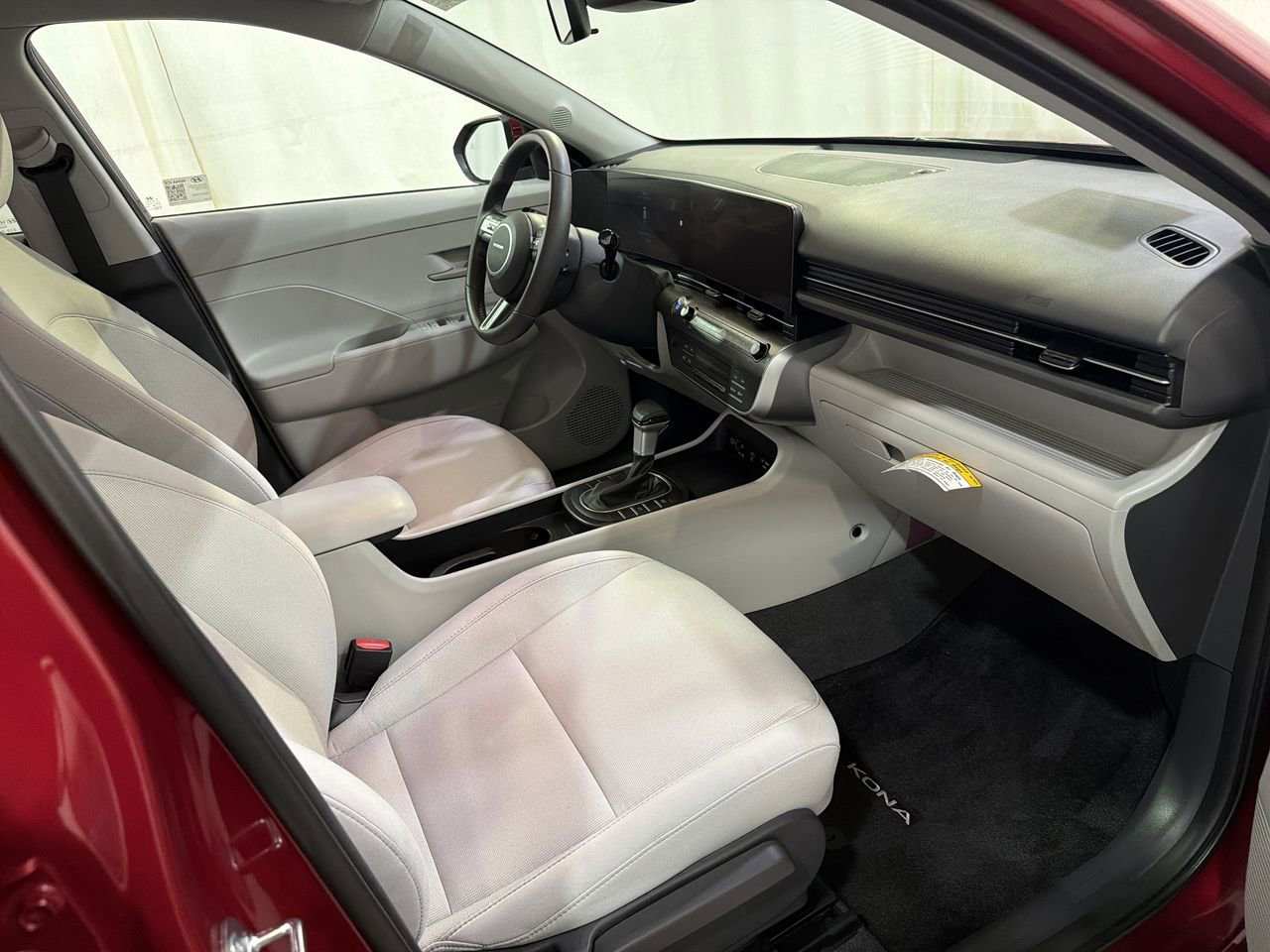 2025 Hyundai Kona SEL - Photo 14