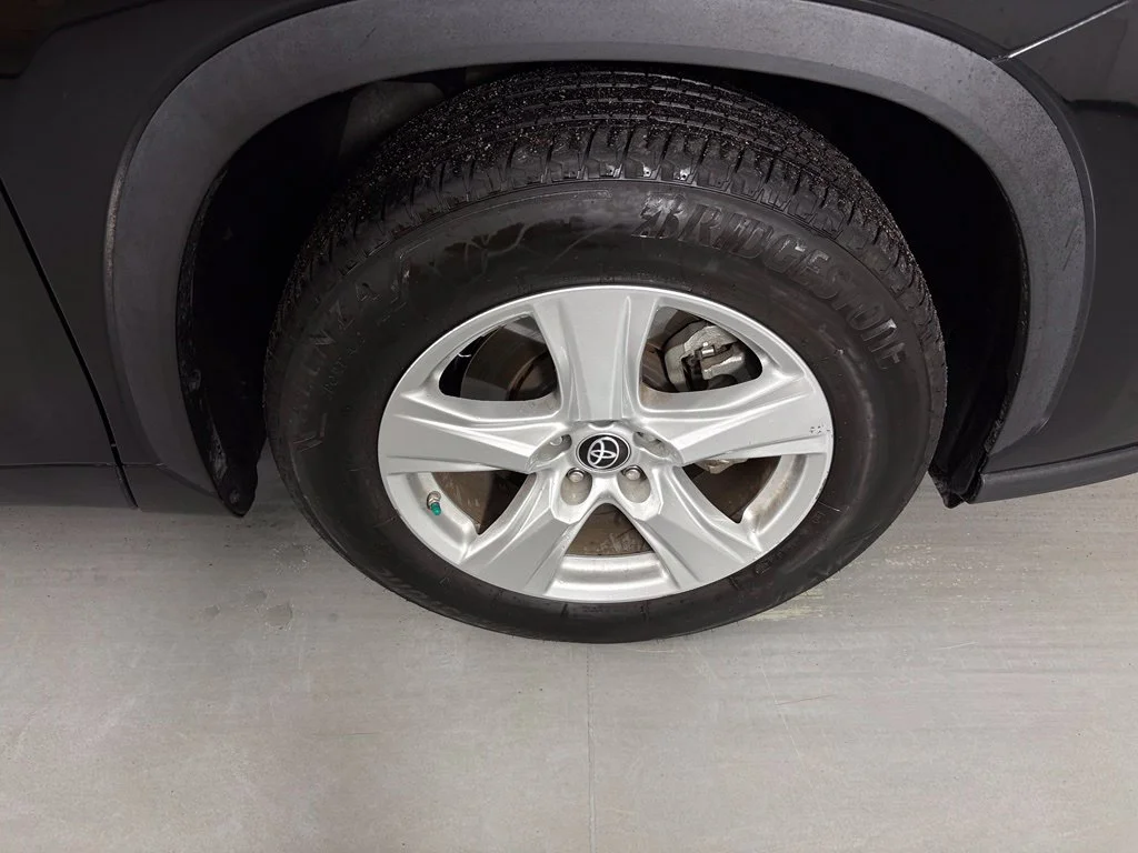 Used 2023 Black Toyota L image 10
