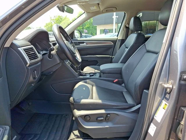 Used 2019 Gray Volkswagen 3.6L V6 SE image 15