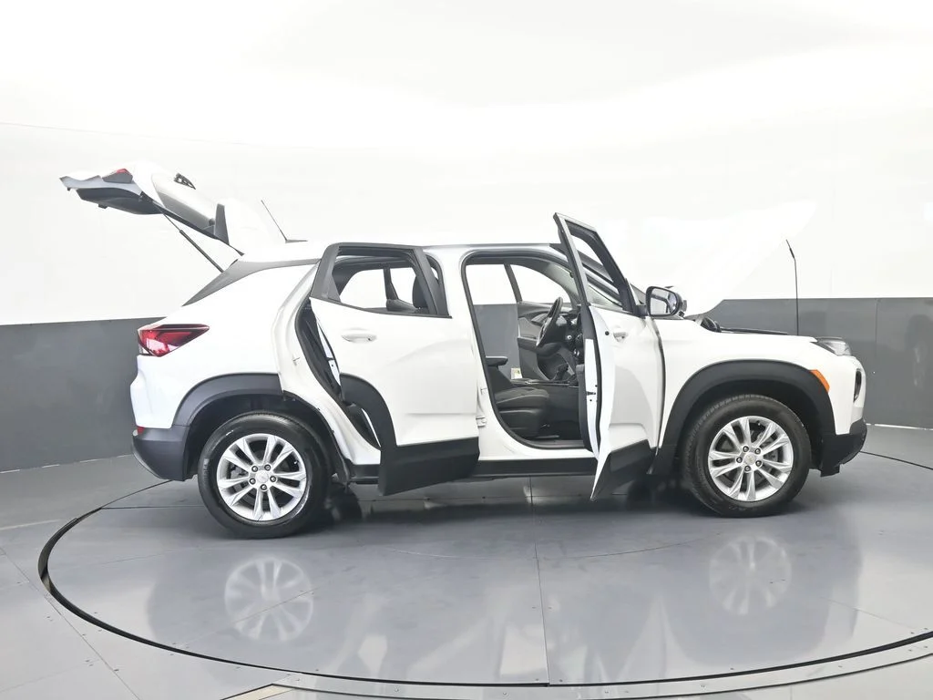 Used 2023 Summit White Chevrolet LS image 66