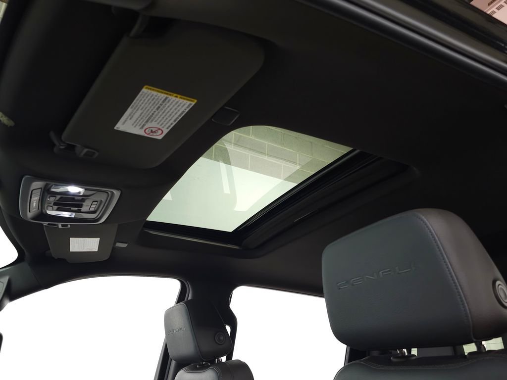 Used 2022 Onyx Black GMC Denali image 16