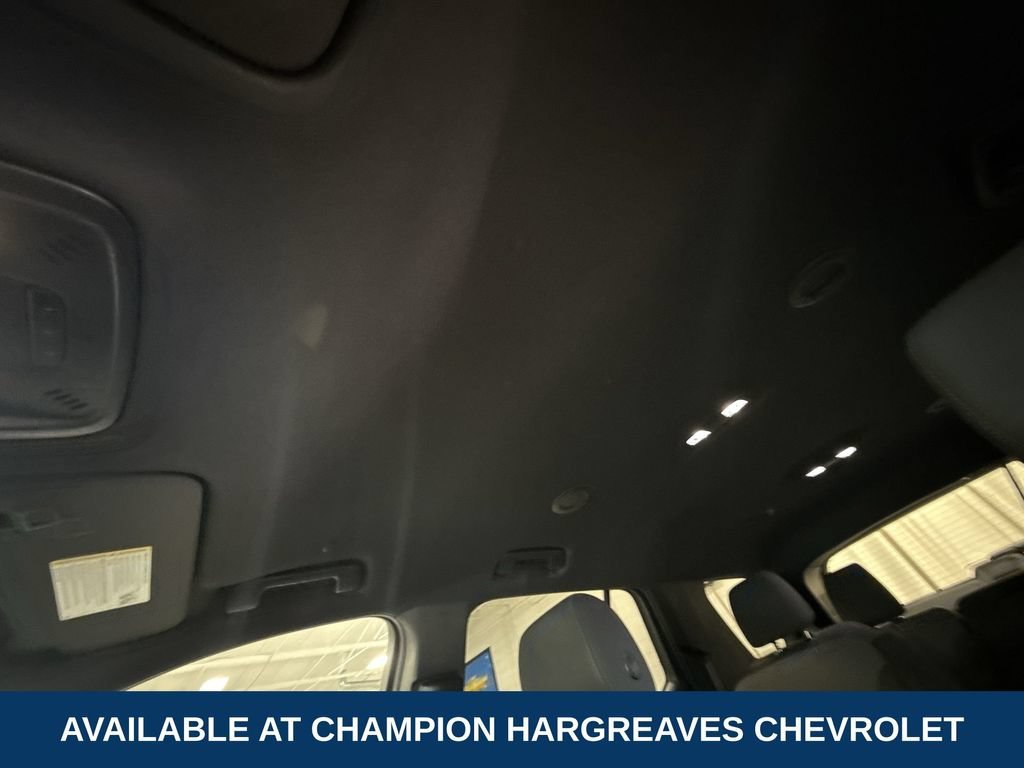 Used 2023 Summit White Chevrolet LT Cloth image 25